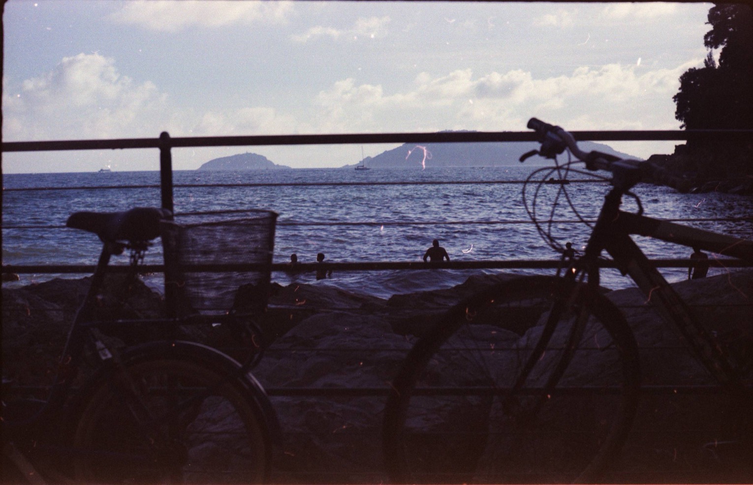 Photograph by l3mon